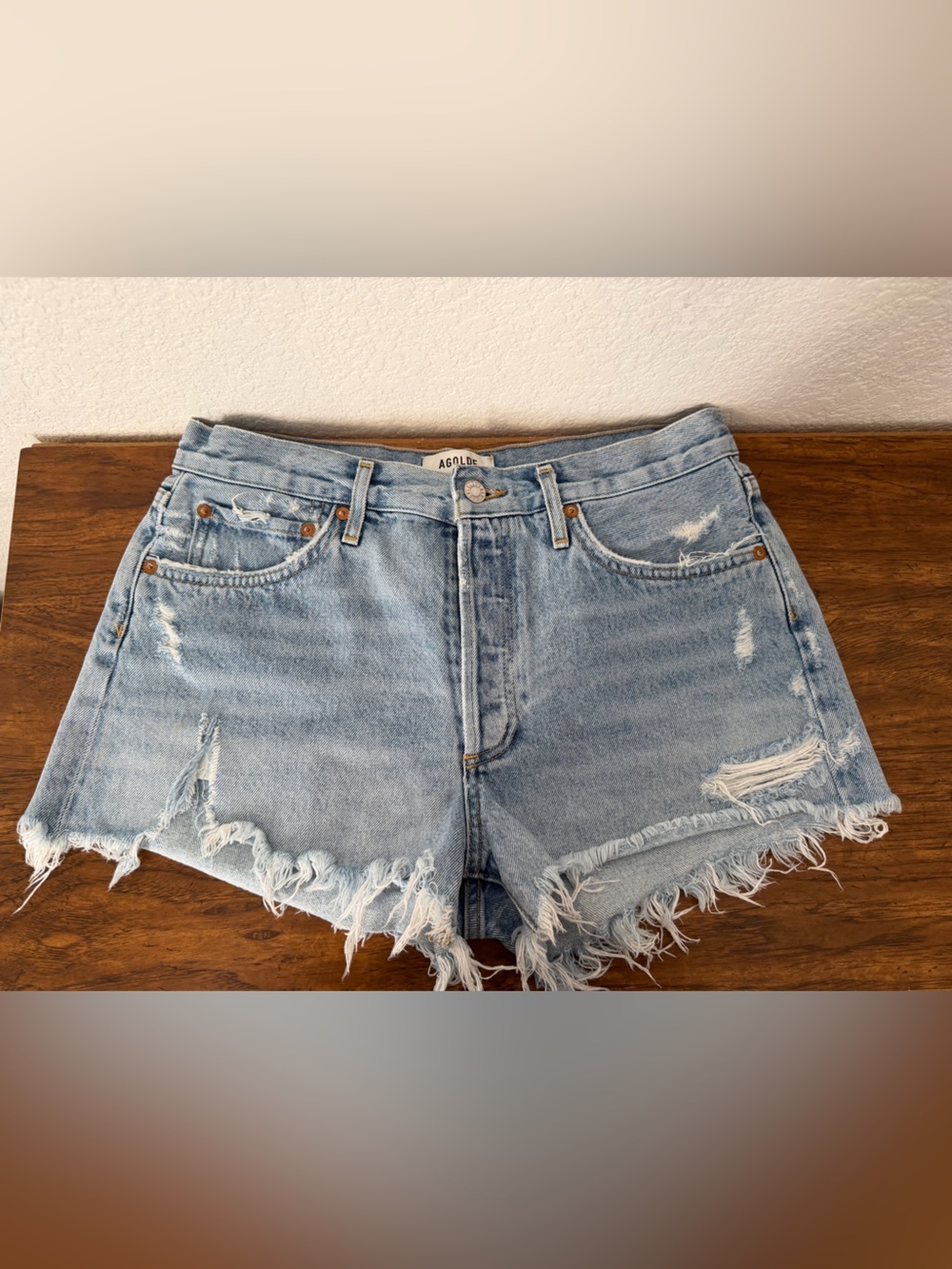 Agolde PARKER VINTAGE CUT OFF SHORT IN SWAPMEET size 28 - Picture 4 of 9